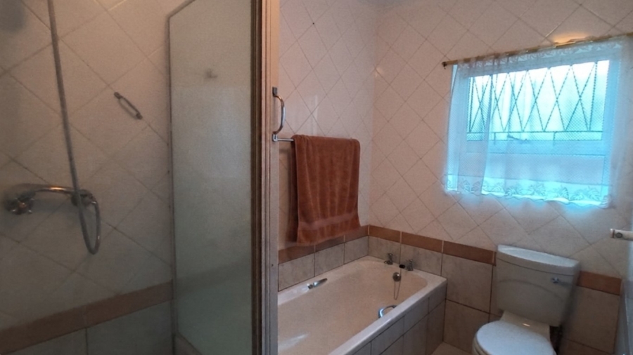 4 Bedroom Property for Sale in Beacon Bay Eastern Cape